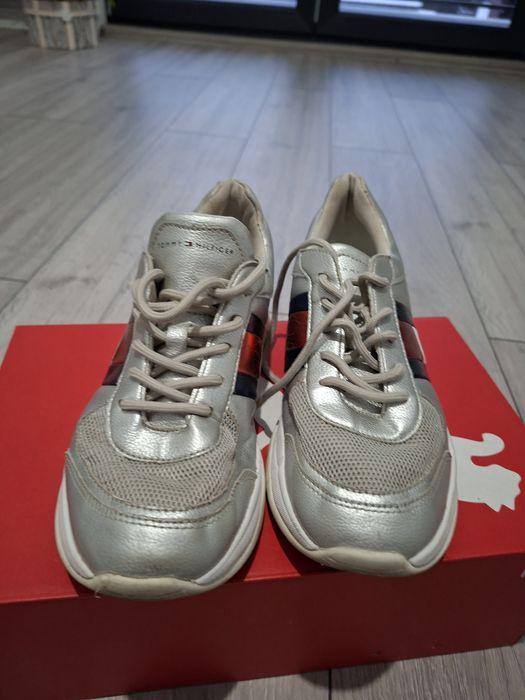Adidași Tommy Hilfiger