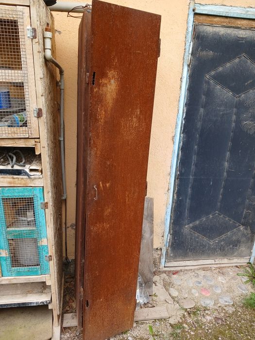 Сейф металлический