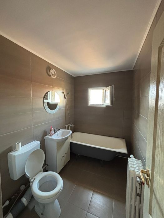 Închiriez apartament cu 2 camere zona Dedeman