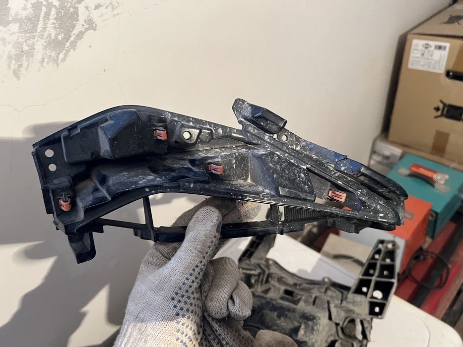 Фара оригинал левая Прадо 150 с лампочками