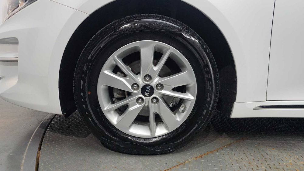 Kia K5 2.0Lpi autogeorge.com