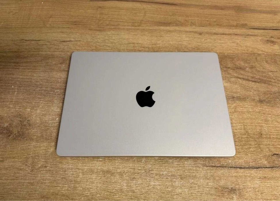 Срочно ! Macbook pro 14 m2 MAX 32ozu 1tb 2025