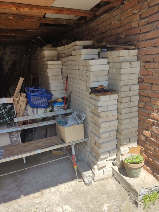 Бели тухли единична.