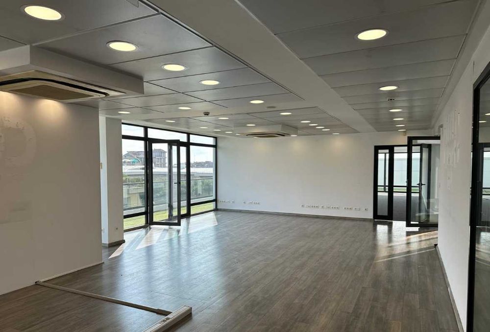 Дава се под наем Офис в Варна, Център - 500 кв.м за 7500 € - Снимка #1