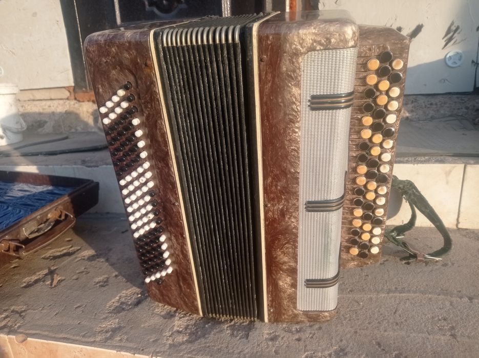 Баян гармошка аккардеон