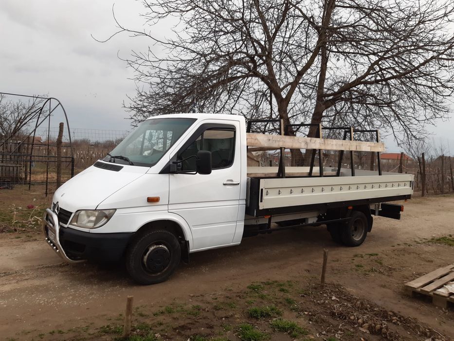 Vand Mercedes-Benz Sprinter 413 pentru mai multe detalii sunați la numărul de telefon afișat 0762507912