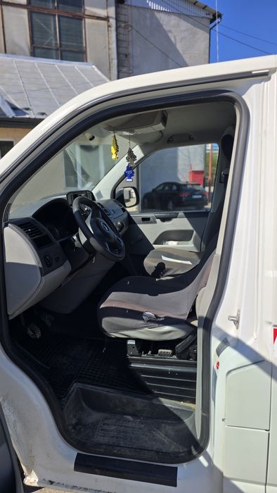 VW Transporter T5 2.0 TDI 2011 utilitară