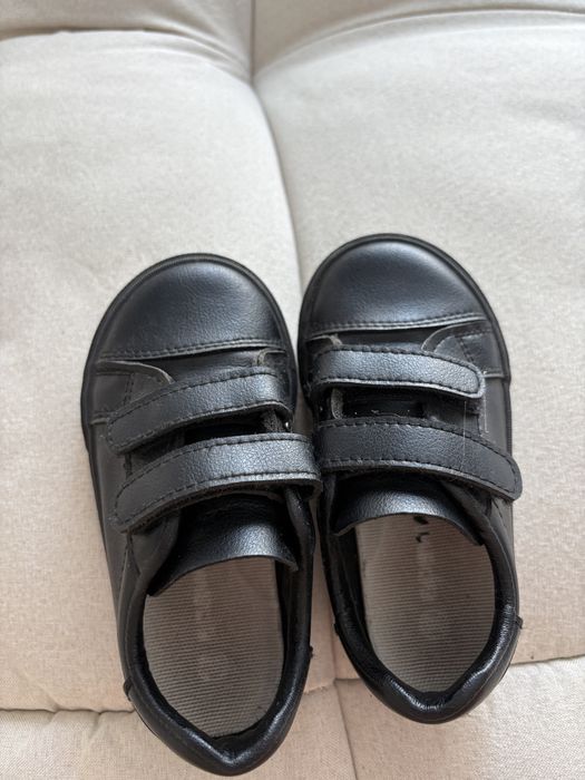 Vand papuci eleganti baieti marimea 23-24