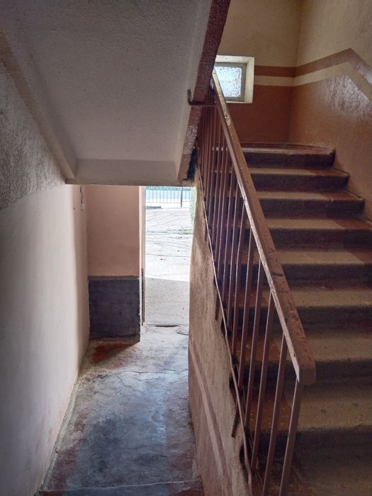 Янгиюль. 2ком 1этаж 2этажка.ул Беруни дом 2 кв 3. ЯНГИЮЛЬ. Евроремонт