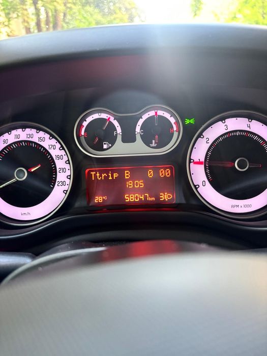 Fiat 500L 1.4 95 CP | Unic proprietar | 58.050 km | Carte service | Distribuție + Ambreiaj schimbate