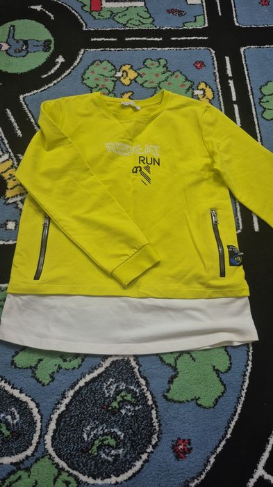 Ер балаға кофта сатылады.