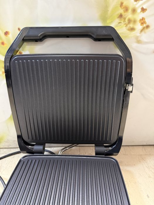 Уред за приготвяне на панини и грил Tefal Inicio