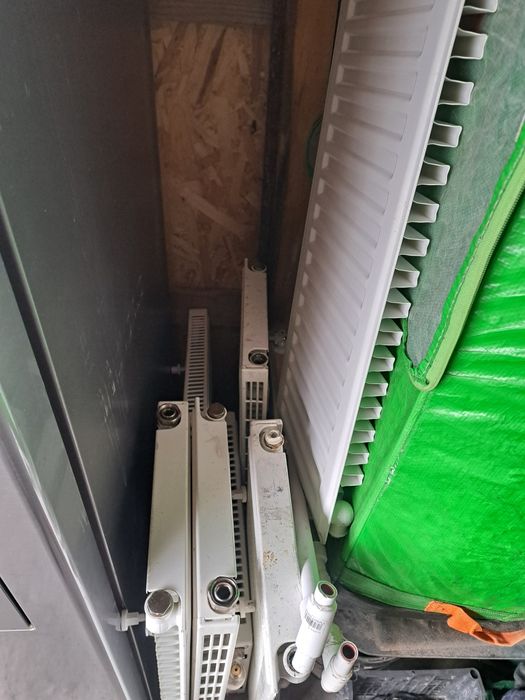 Calorifere opt bucăți folosite un sezon