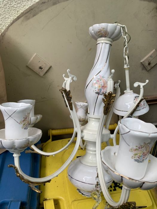 Lustra veche ceramica pictata