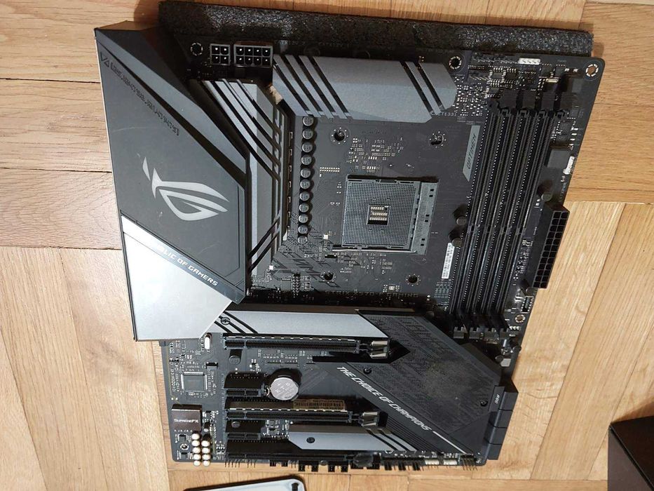 AMD Ryzen 7 5800X + Asus ROG StriX X570-F Gaming