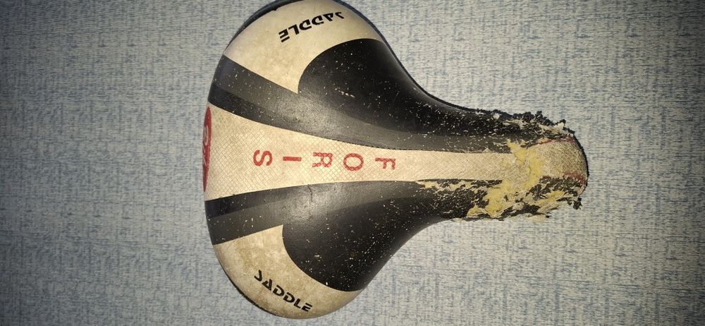 Продам СЕДЛО       .