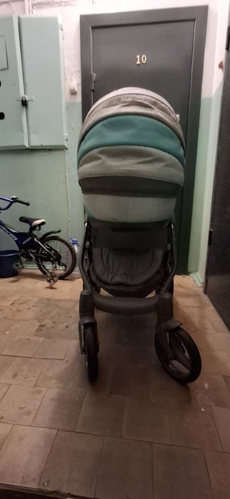 Продам детскую коляску