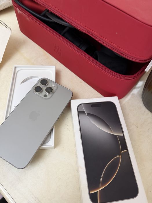 Айфон 16 про мах