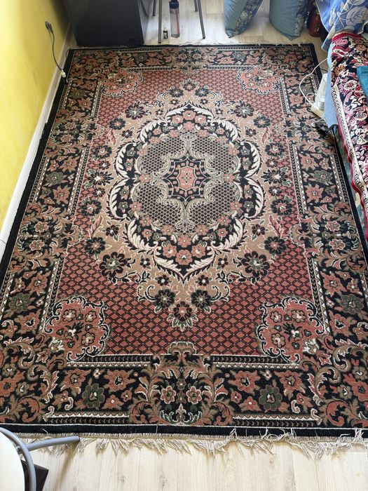 Продается ковер.