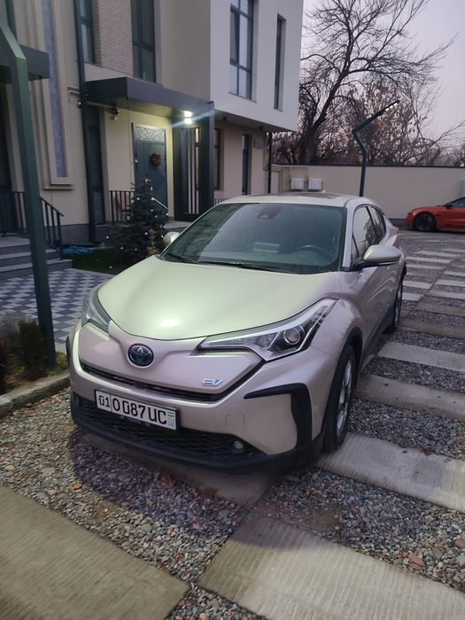 Toyota C-HR EV 2022