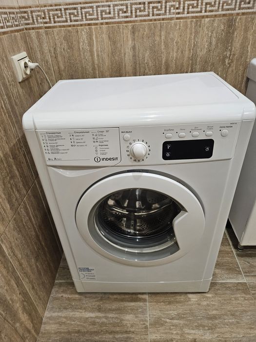 Продам стиральную машину INDESIT