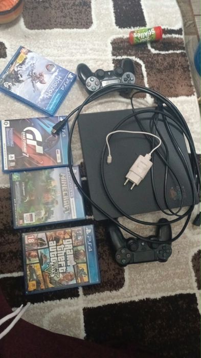 Play station slim 1gb