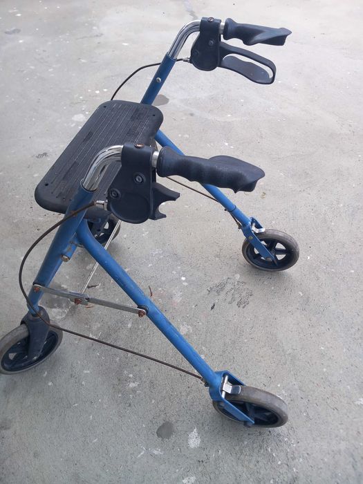 Проходилка за възрастни