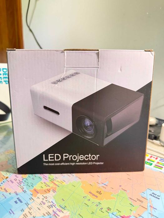 Mini-Videoproiector portabil LED