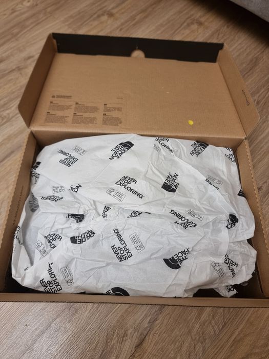 Продам оригинальные ботинки The north face