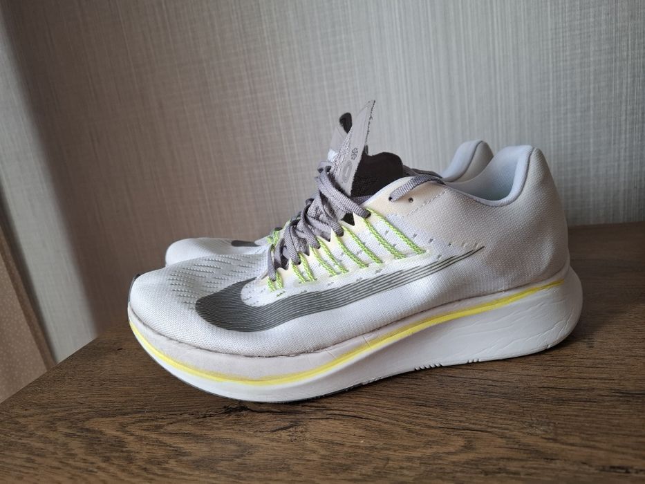 Nike Zoom Fly маратонки 44 номер.