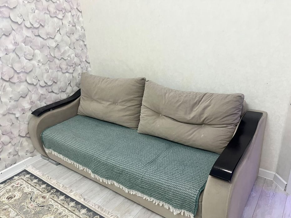 Продаётся диван в хорошом состояние