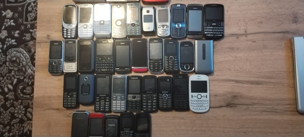 Продаются ретро телефоны Nokia, Samsung