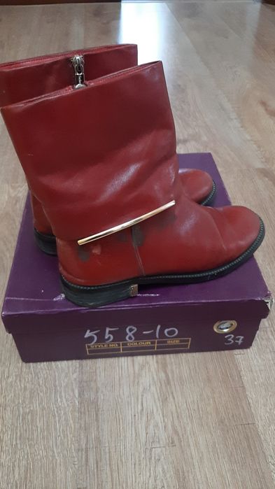 Продаётся осенние сапоги