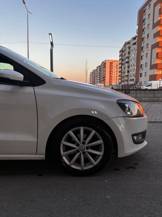 VOLKSWAGEN Polo 2012 — imagine 3