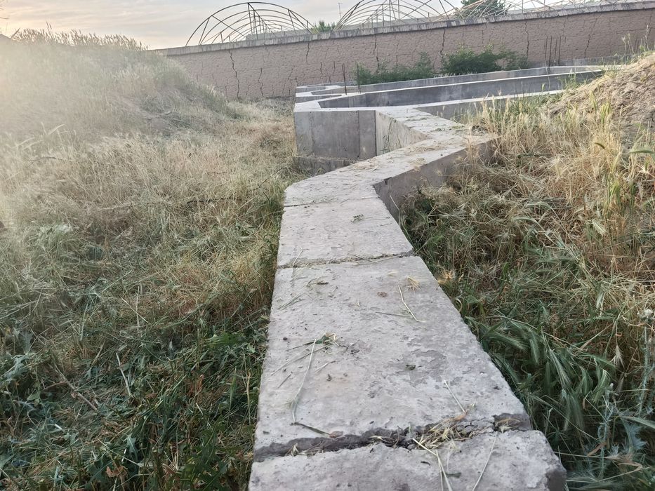 Продает участок земли 8 соток янгиюле.