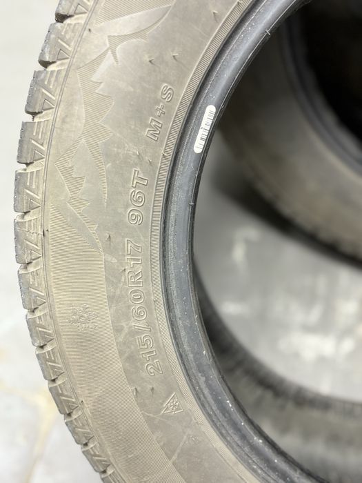 Шины 215/60/17 комплект зима