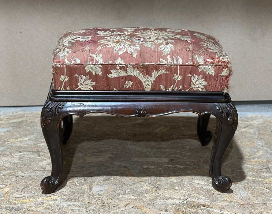 Taburet Vintage Stil Neobaroc cu ornamente si sezut tapitat; Scaunel