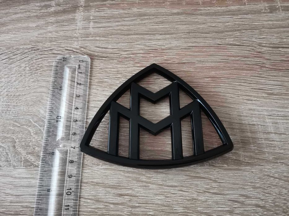 Майбах Maybach черна задна емблема