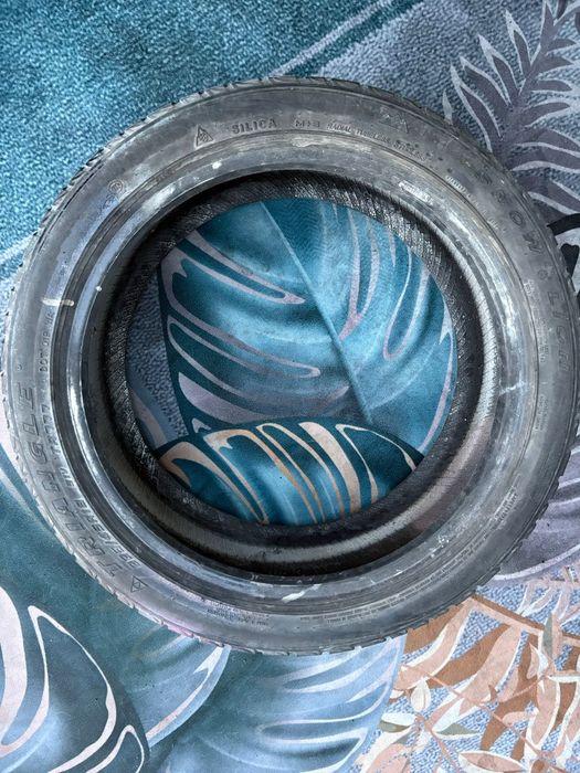 Продам б/у зимнюю резину