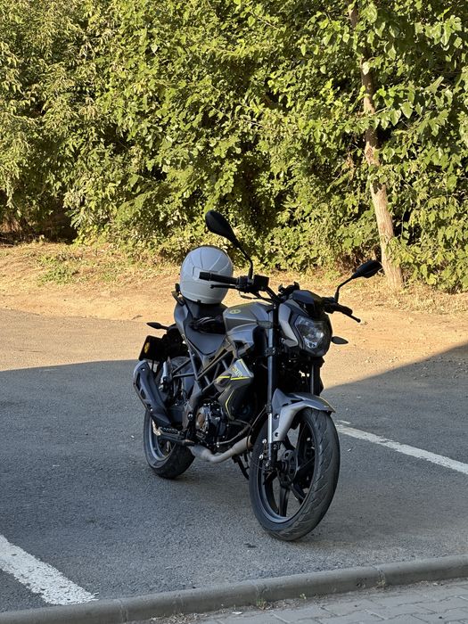 Vand motocicleta Benelli Bn 125