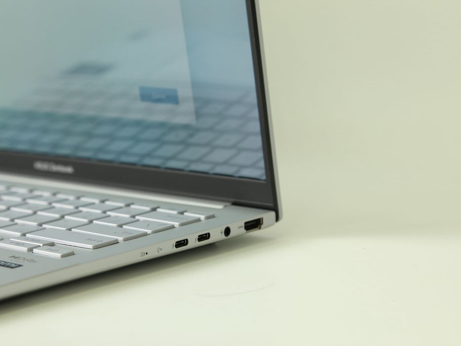 Asus Zenbook 14 U9-285H 32GB RAM/1TB SSD 3K OLED 120Hz