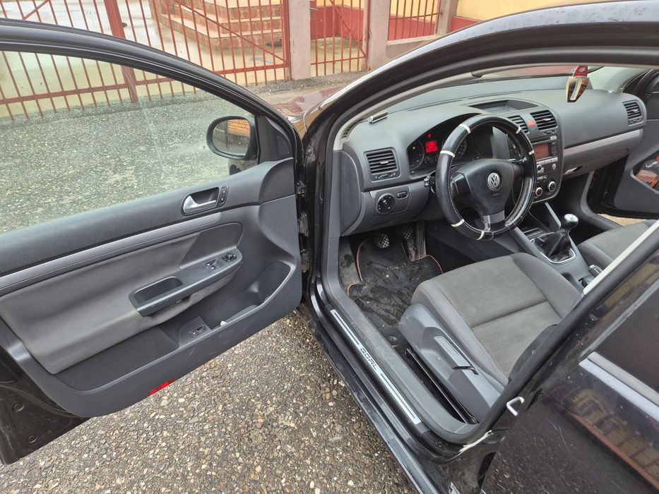 Golf 5      1.6 benzina