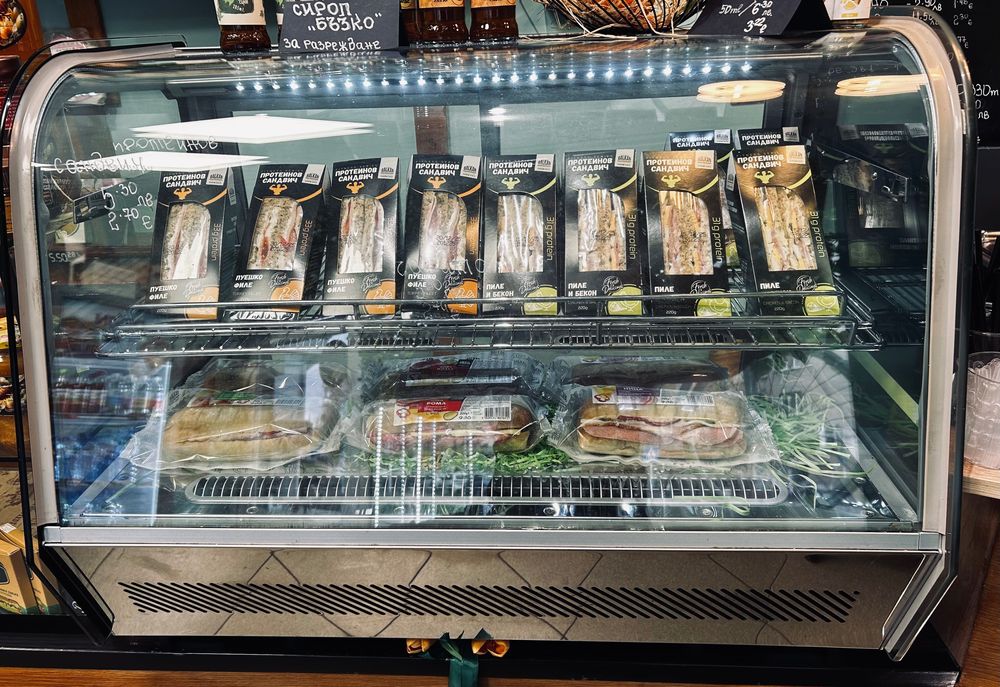 Хладилна витрина