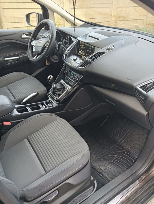 Vând Ford C max din 2015