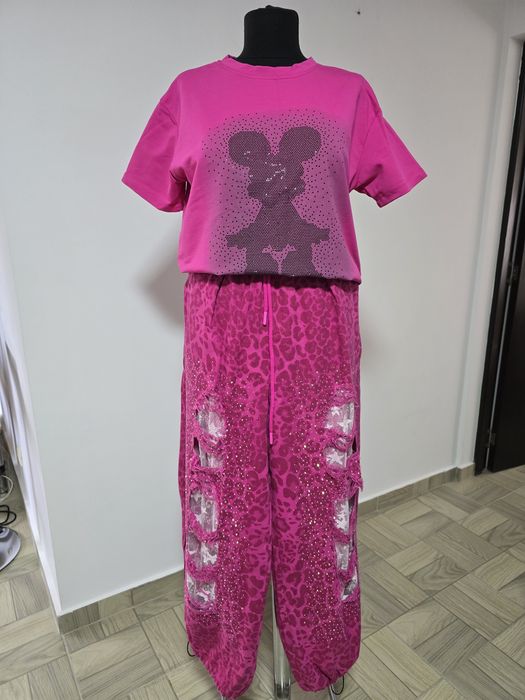 Blugi fucsia imprimeu animal print, model superb cu buzunare