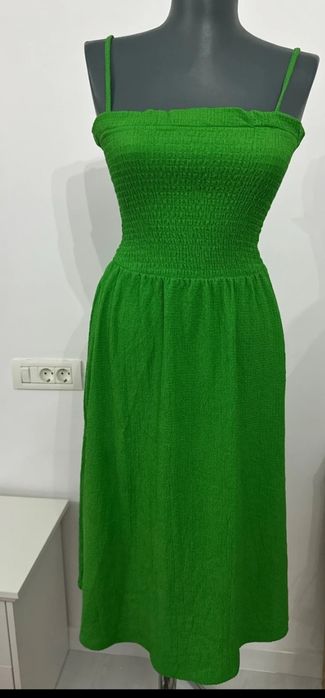 Rochie nouă H&M merge S si M