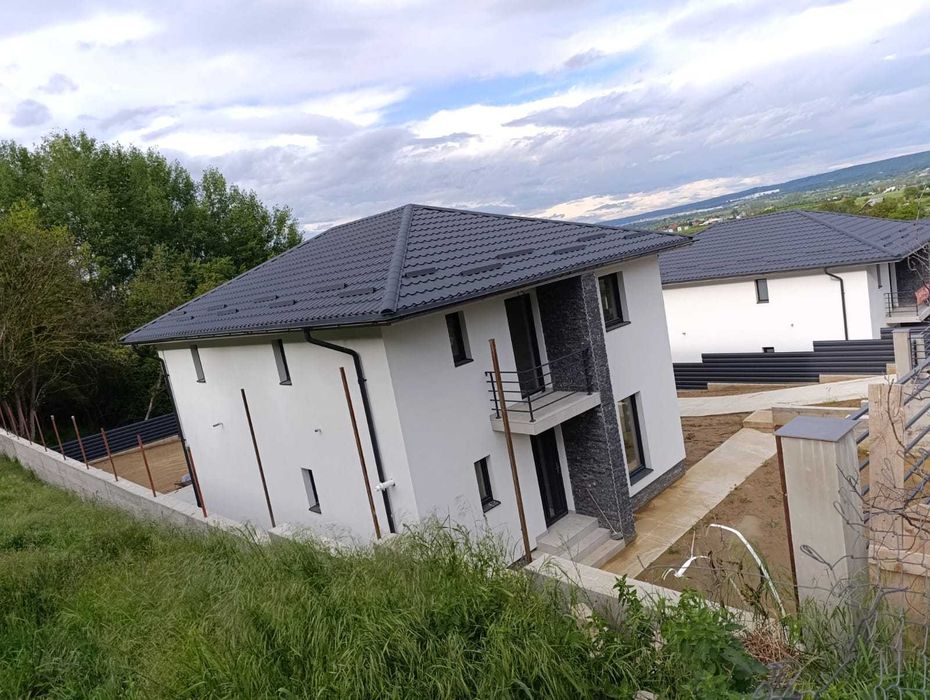 Case noi la liziera pădurii în Argeșelu, la 10 minute de Pitești