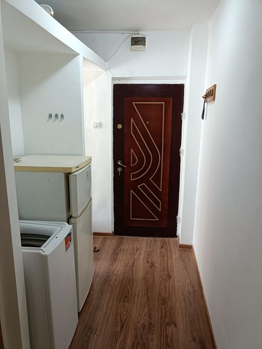 Închiriez garsonieră