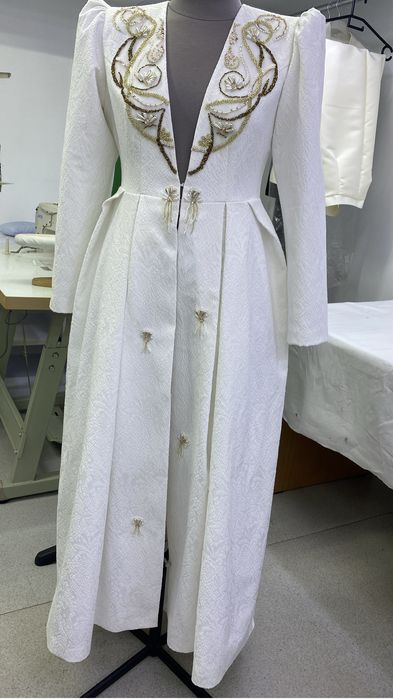 Чапан, брендовый, дизайнерский