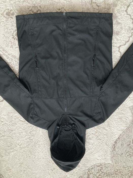 Плотная ветровка